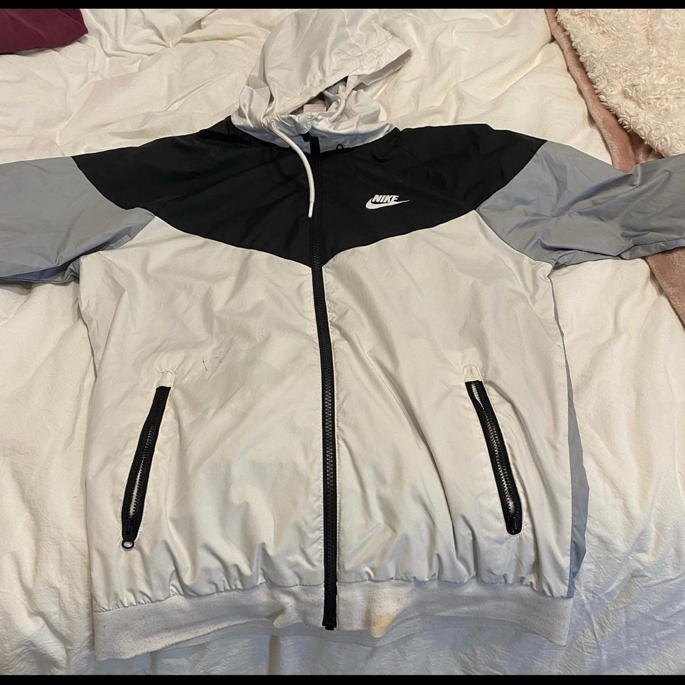 nike windbreaker